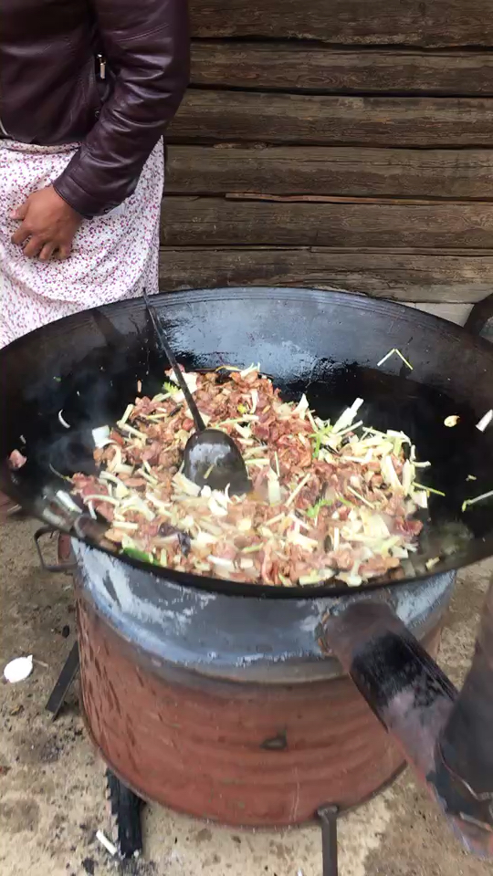 秀出你的拿手菜#云南的大锅菜