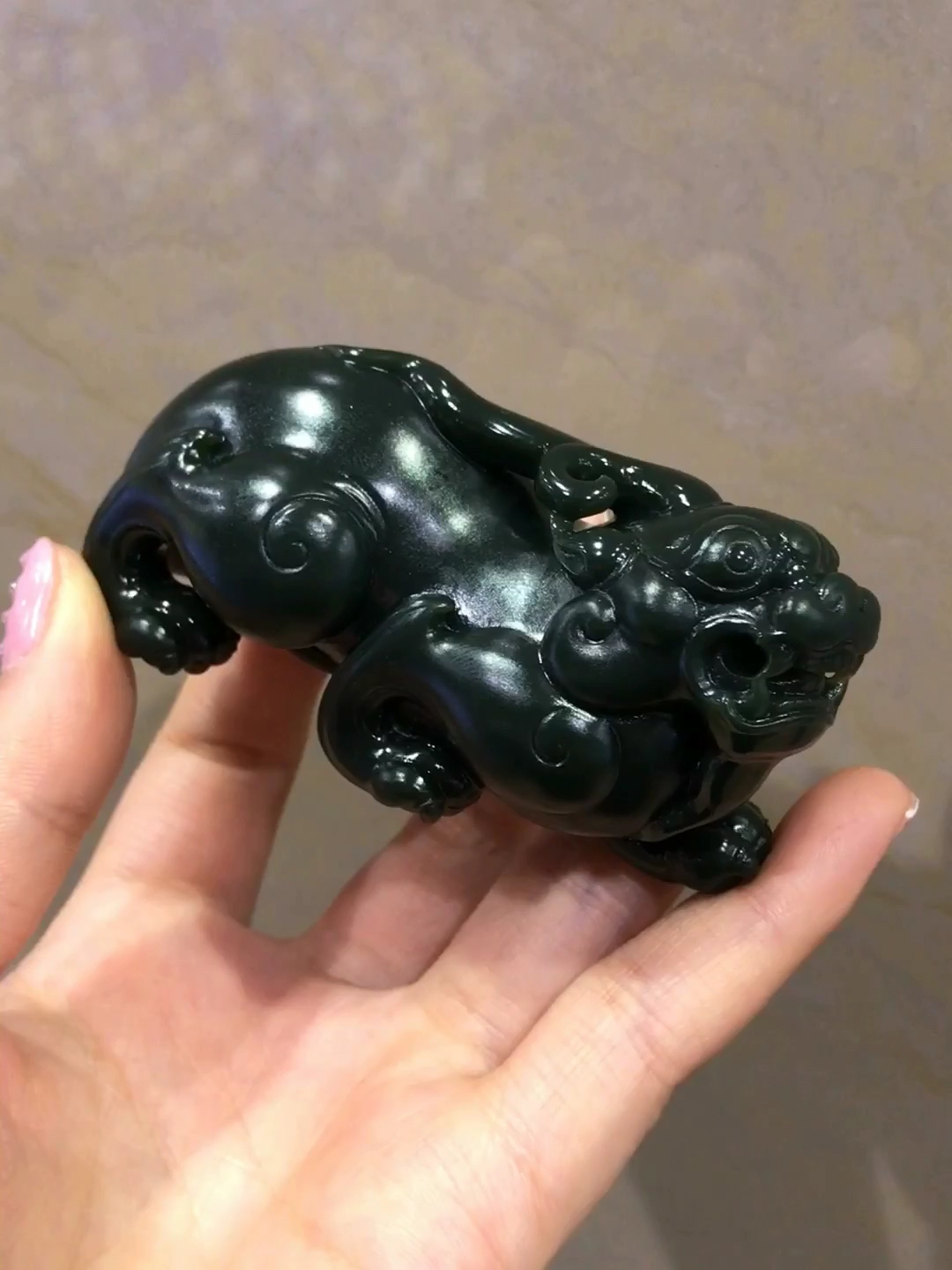 和田玉青玉【招财貔貅】摆件,招财辟邪镇宅