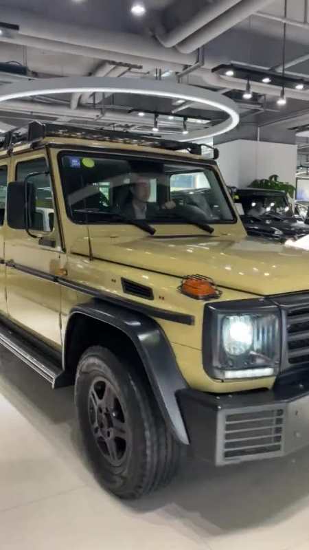 奔驰最便宜的大g,越野版奔驰g350d,就连车窗都是手动的!