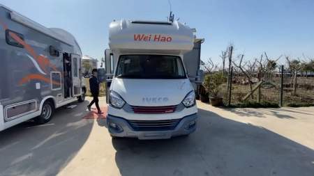 巍豪房车依维柯小单拓c型房车巍豪房车