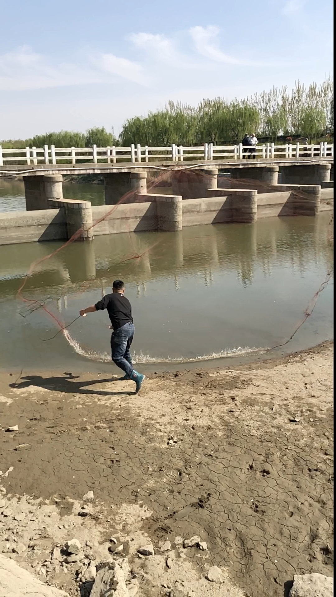 传统撒网的正确撒网姿势,想学的朋友双击关注马上出教程