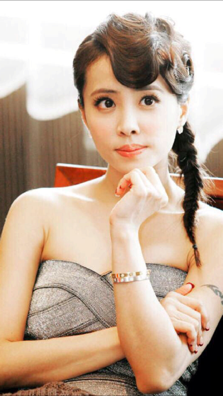 看脸像是170,实际身材娇小的女明星.