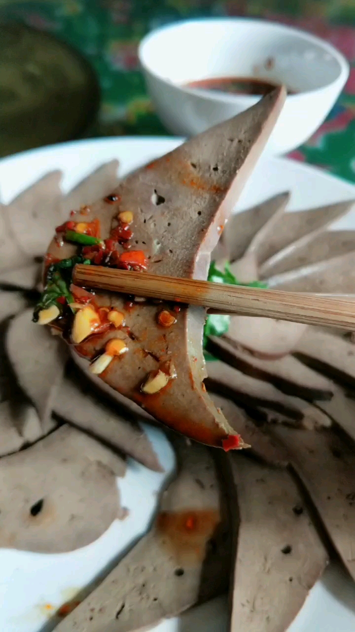 这是高手#喜哥教你做好吃的卤猪肝做法-度小视