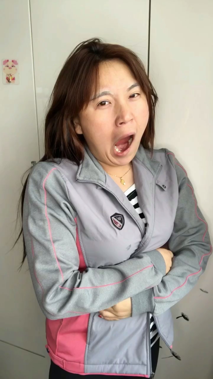 农村大婶儿化妆前化妆后