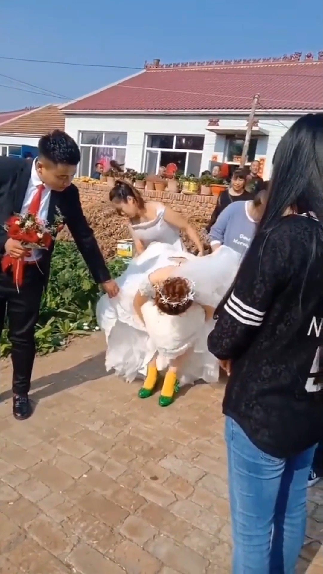 新娘穿绿鞋,谁能告诉我这是什么风俗?