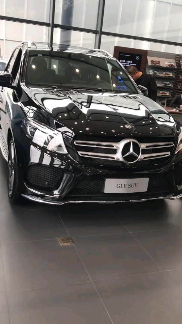 今天来定车,人生中最贵的一辆车,100多万