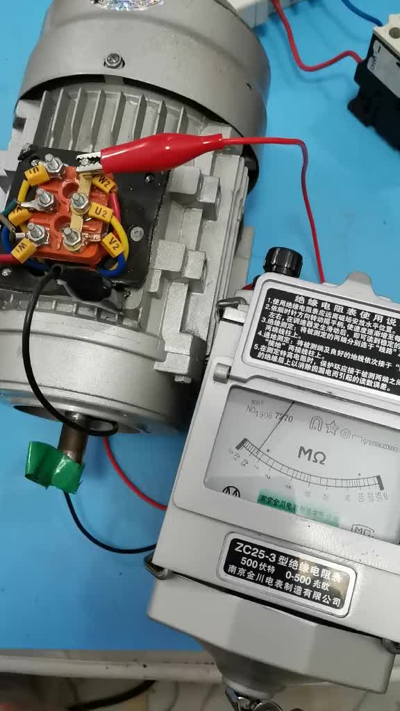 摇表测电机好坏,喜欢的双击加关注哦电工阿飞电工