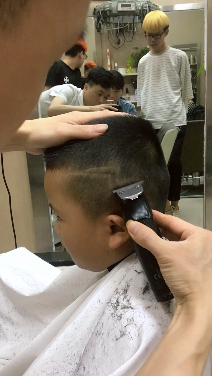 小度放映厅·萌娃才艺秀#闪电刻痕 在小朋友心中永远最酷