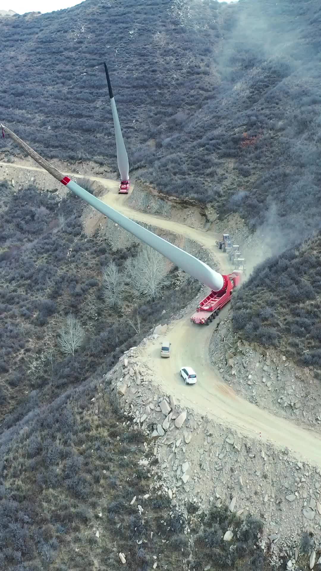 我要上热门#大山上风电叶片运输,犹如蚂蚁搬家,厉害了我的国!