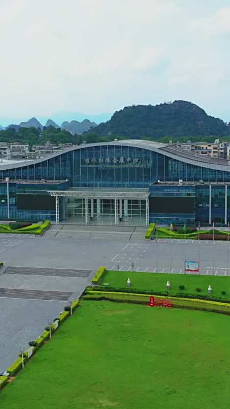 每年这里都会举行各种展览活动桂林人的视觉天堂七星区的核心区这里就