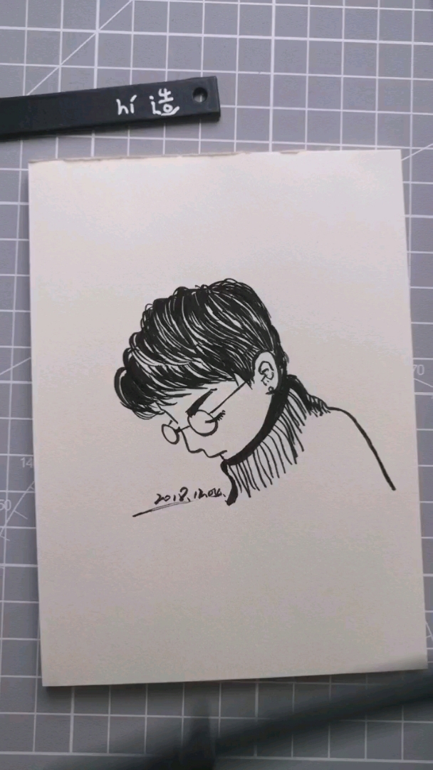 来!画一个低头沉思的小哥哥