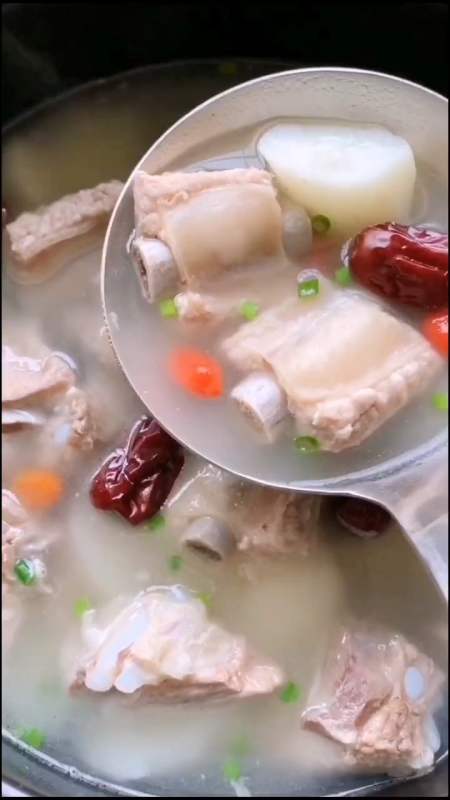 排骨汤怎样做才好喝呢原来很多人都做错了排骨汤美食