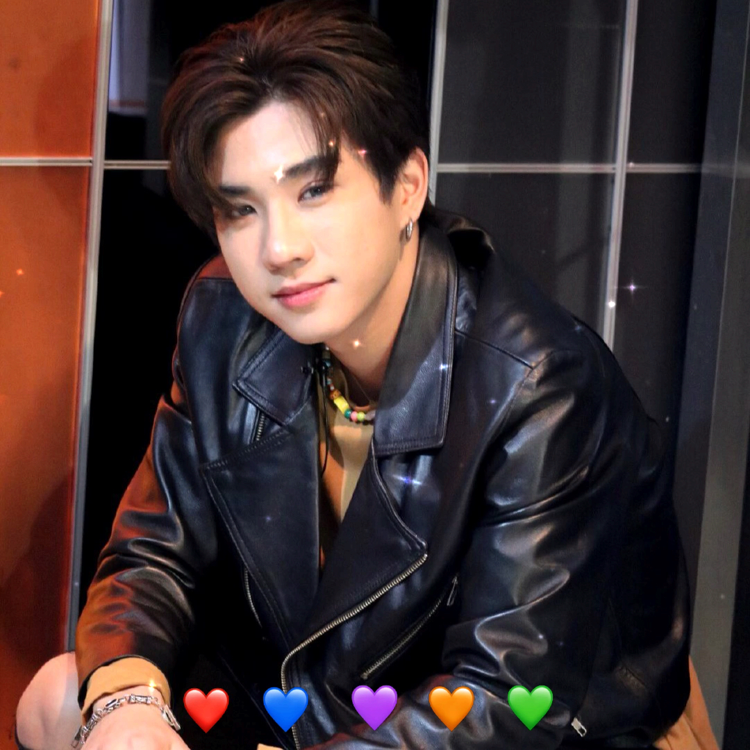 你喜欢的样子我都有#泰星 泡芙perth王俊勇 近距离的照片有点像哥哥