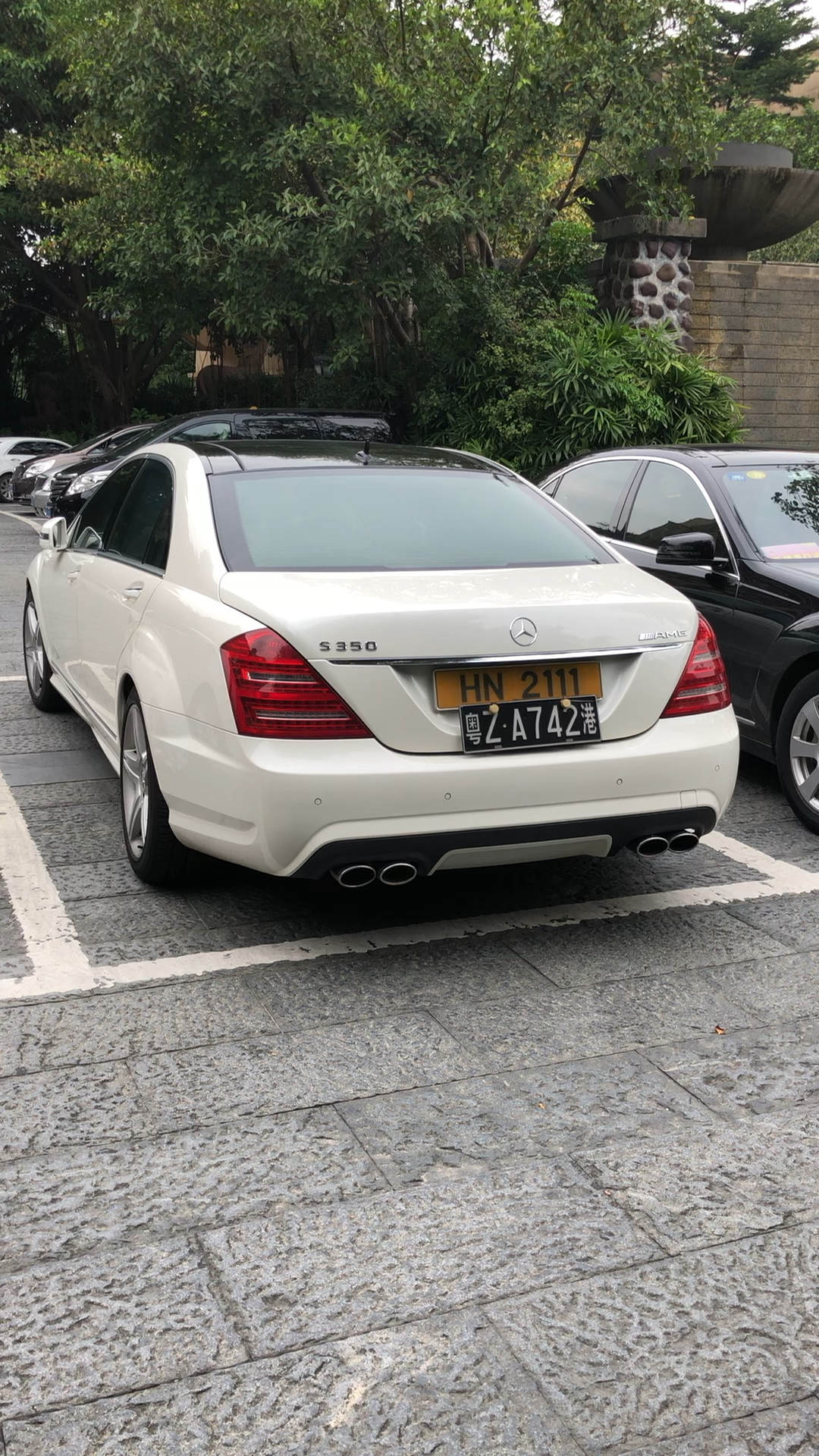 香港开过来的奔驰s级,双牌照,了解一下