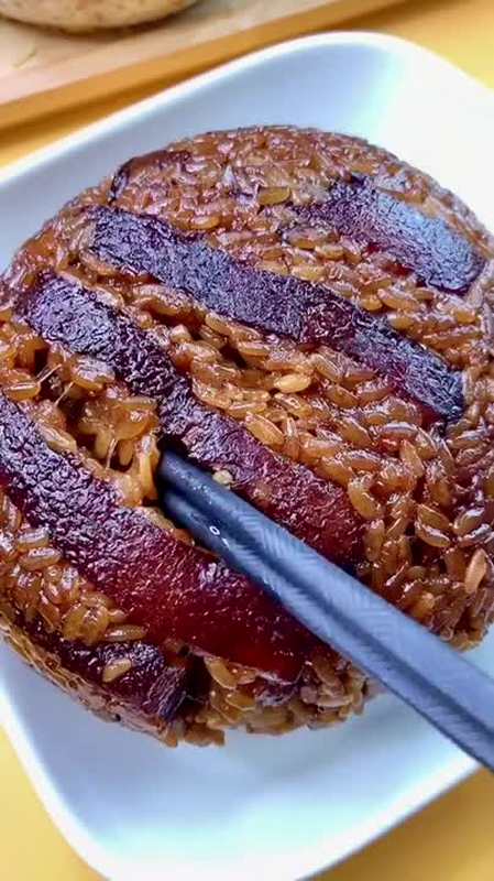 糯米蒸五花肉,肥而不腻,回味无穷