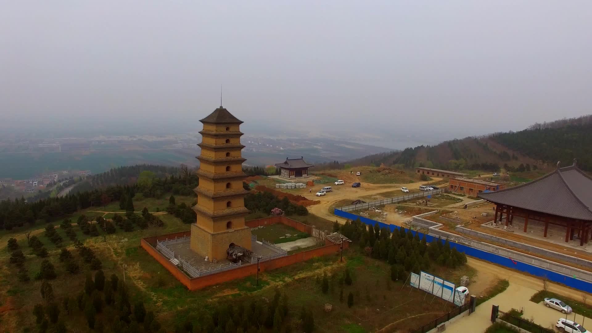 西安市周至县:航拍仙游寺法王塔,中国现存唯一的隋代砖塔?