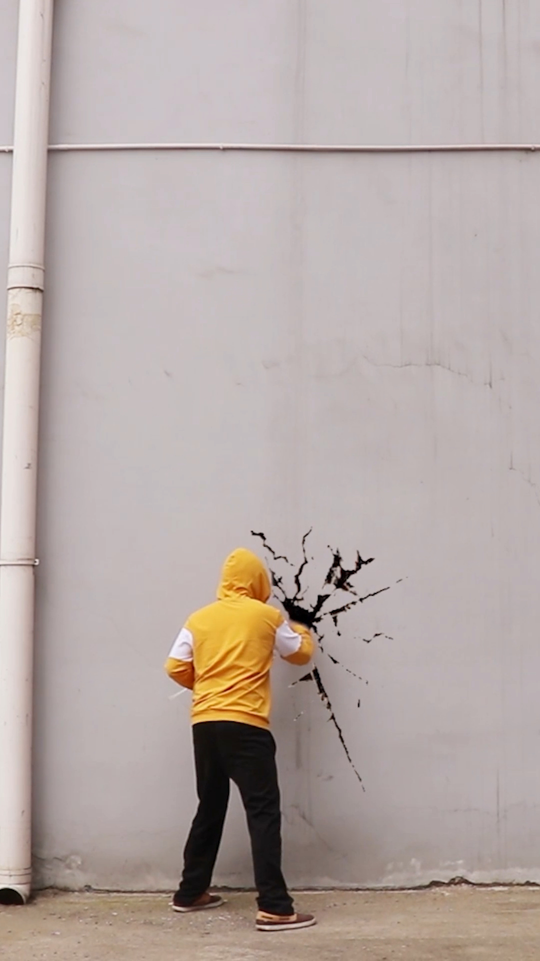 打烂墙壁