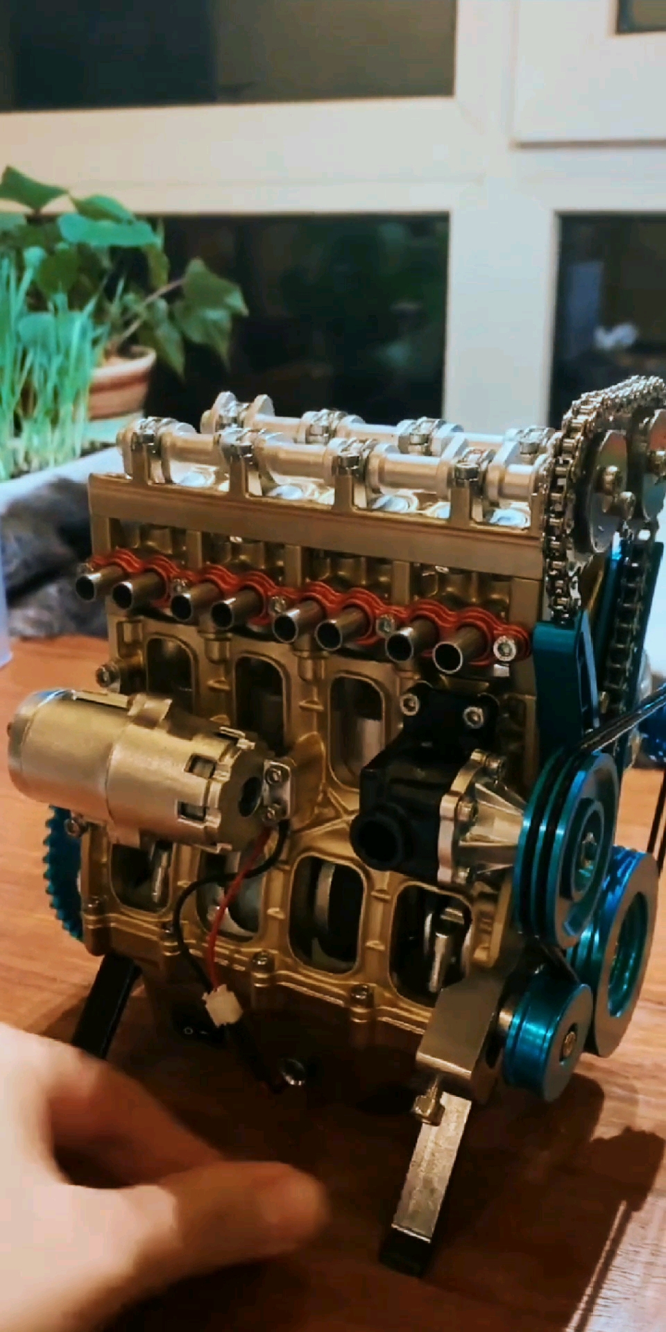 火星直列四缸迷你发动机,金属拼装模型,不吃油哦!超酷酷wuwuu~