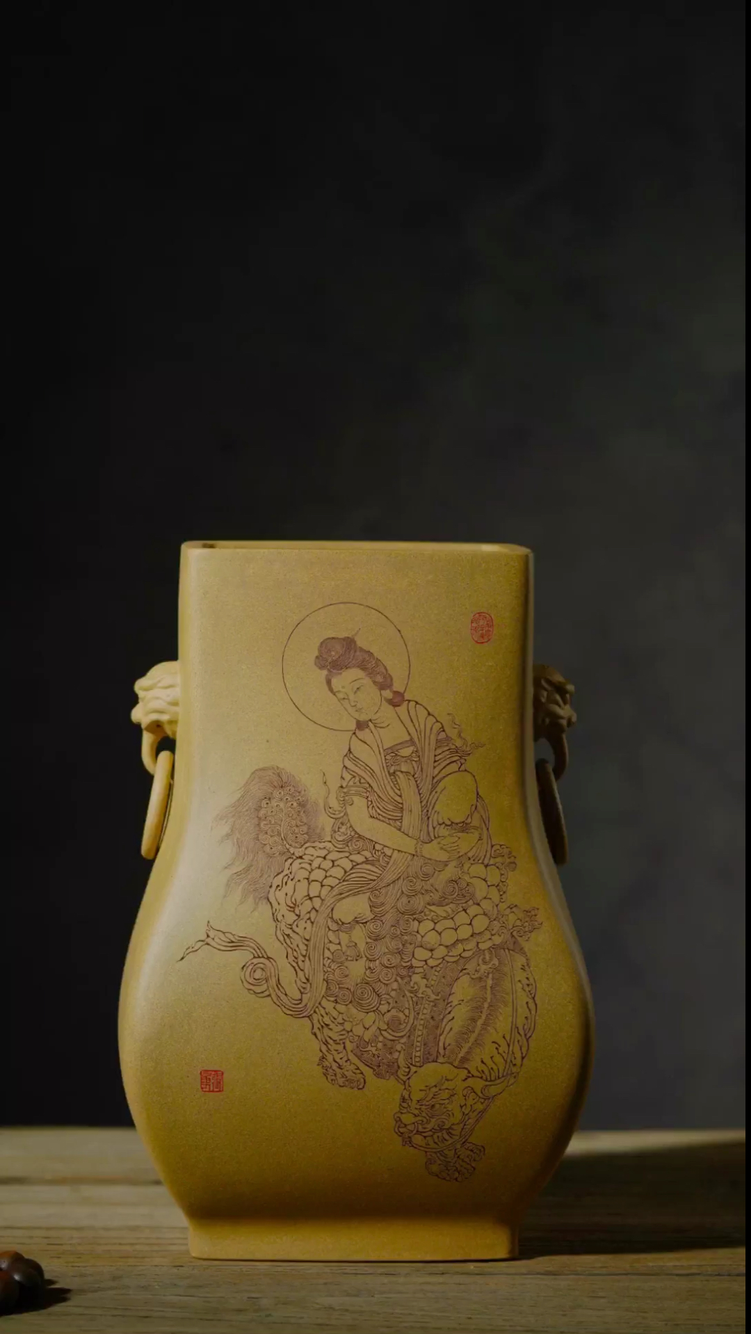 我要上热门#张勇老师刻绘观音菩萨花瓶!