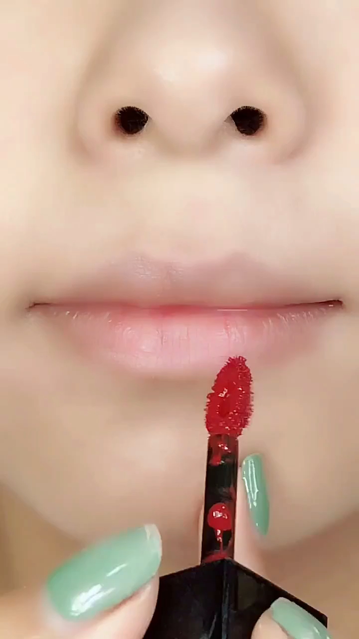 厚嘴唇,大嘴妹子的福利,这样画变樱桃小嘴