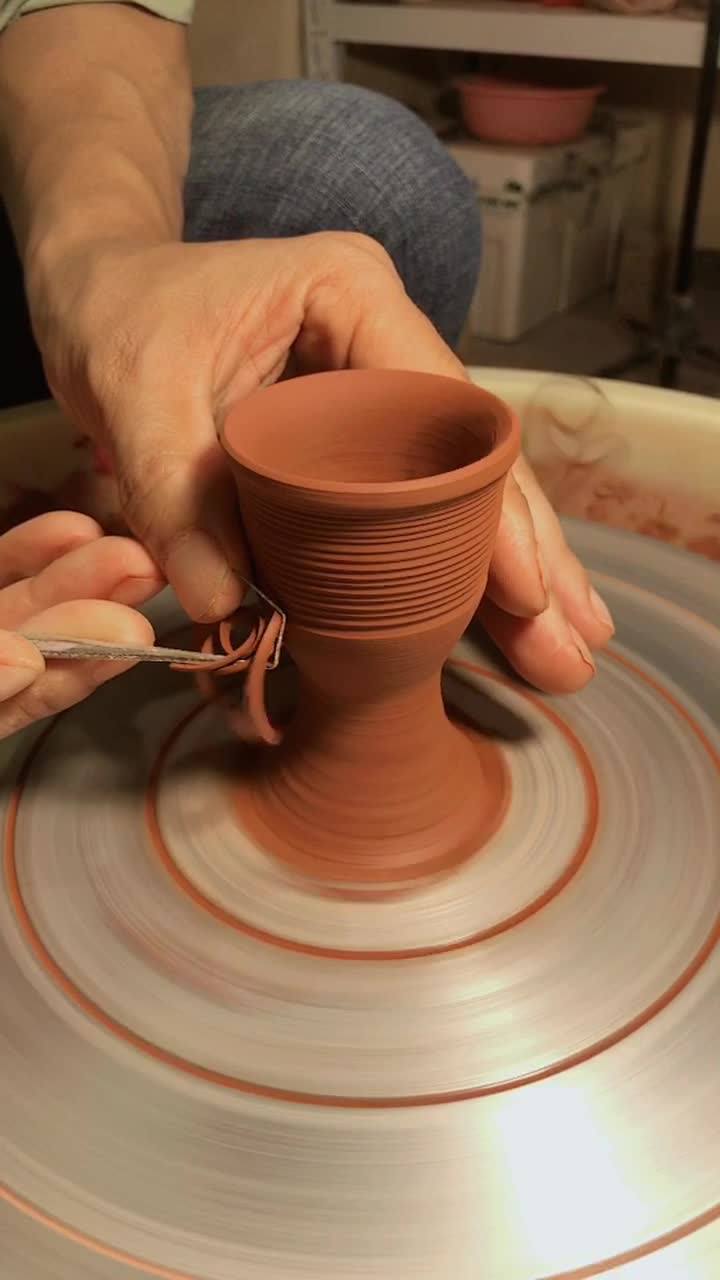 现场火烤立马修坯 ,完整的型在后面.