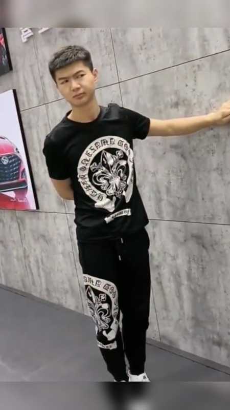 我要上热门#车展老板的儿子真幸福呀,身边美女如云