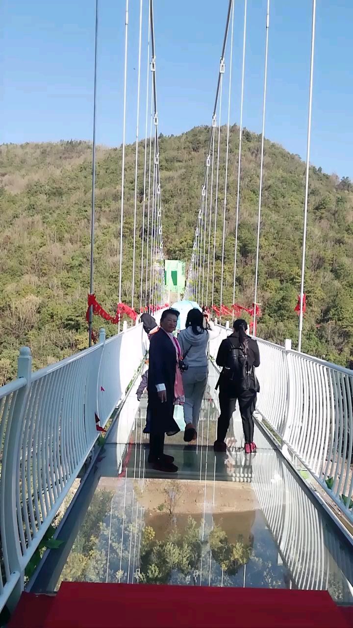 曲靖翠山玻璃栈道门票图片