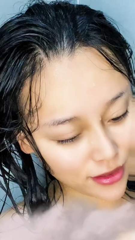 气质女孩三要素胸小 话少 表情叼 没想到第一条就把我pass了-全民小