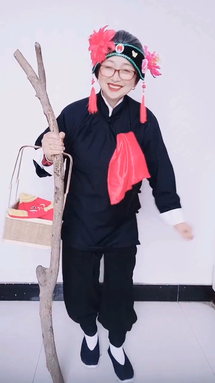 搞笑视频#扭秧歌,也挺可以