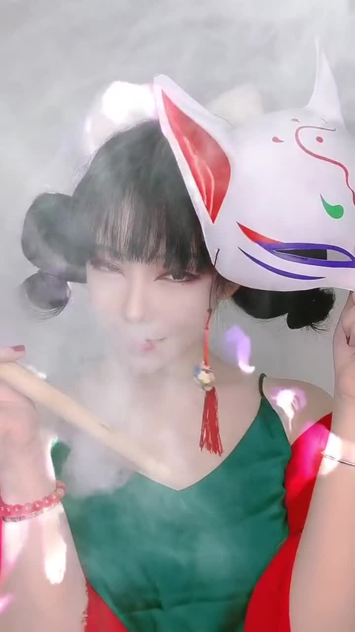 白蛇緣起裡的小狐狸,是不是夠妖嬈!