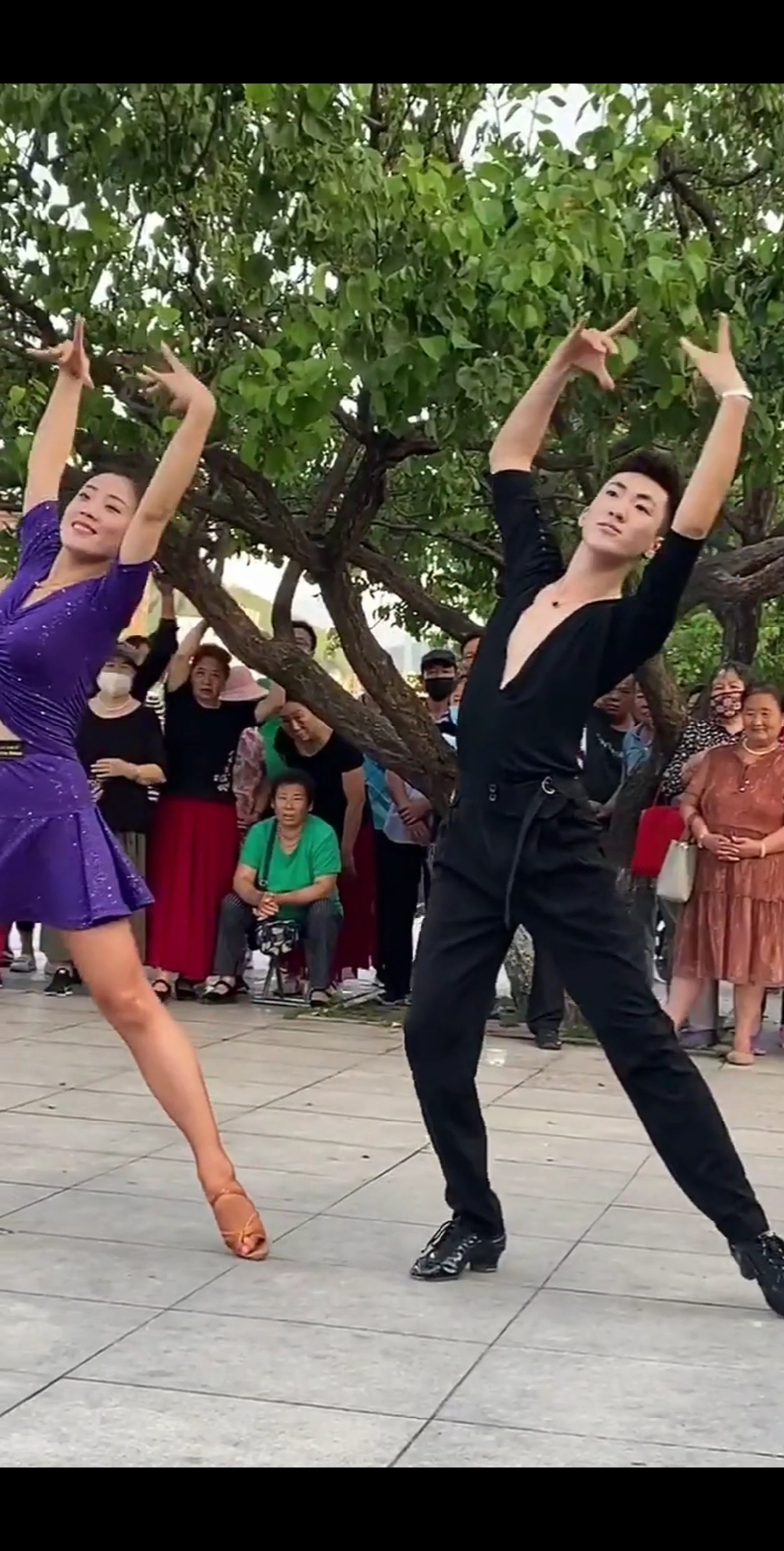 自编自演新银色水兵舞第八套《今天是你的生日》.