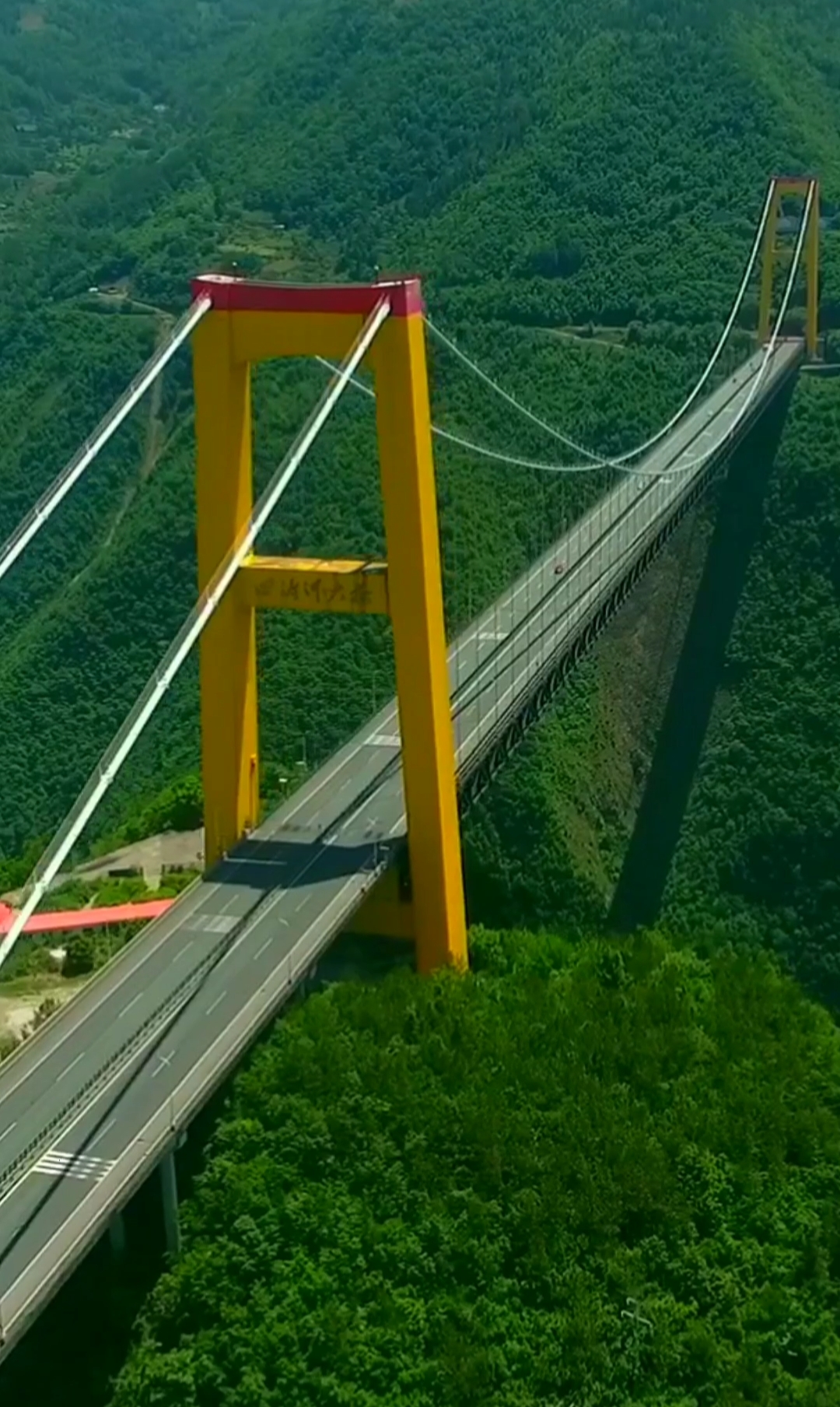 航拍曾經的世界第一高橋,四度河大橋,高度相當於200層那麼高