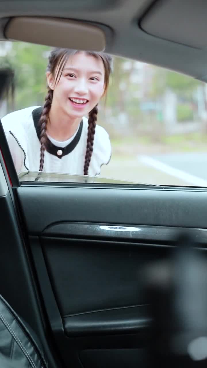我爸说,以后他来教我开车啦,不过安全驾驶最重要哦家有小张-度小视