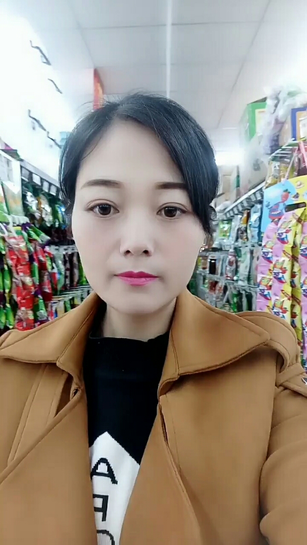 大家好,我是一名85农村宝妈,爱化妆,爱漂亮,大家可能都嫌弃农村的,发
