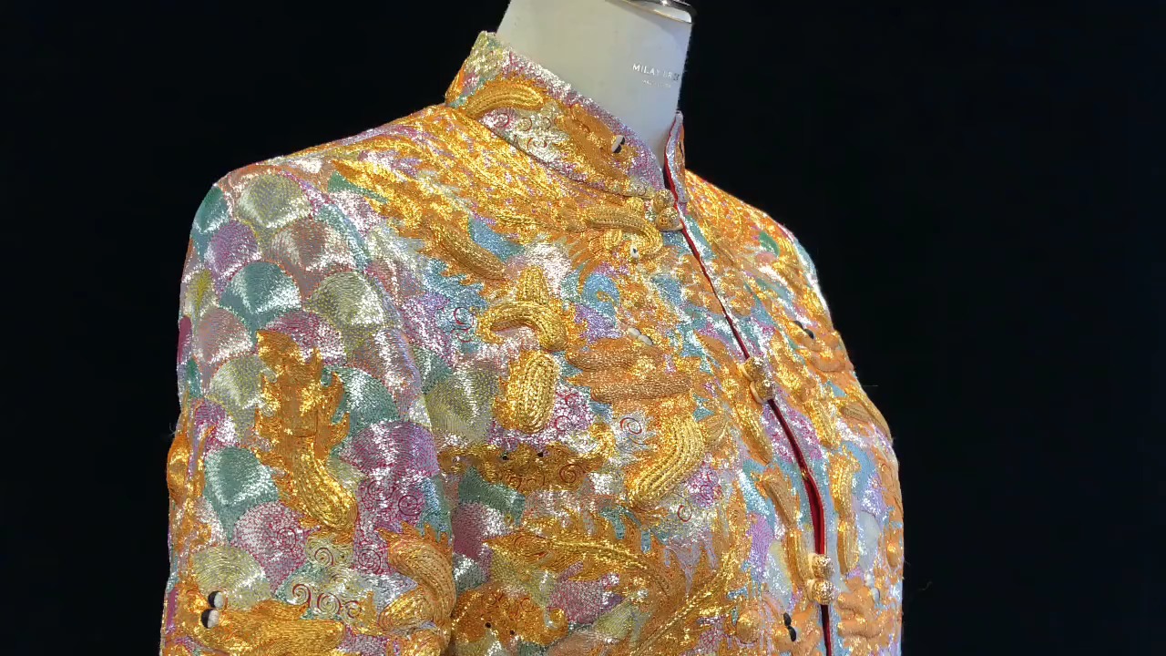 褂皇以金银线全密刺绣手工,起码要感谢观看年以上绣工的绣娘才能做到