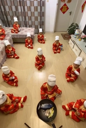 十二胞胎都在学习厨艺,这长大了,肯定是个厨师啊