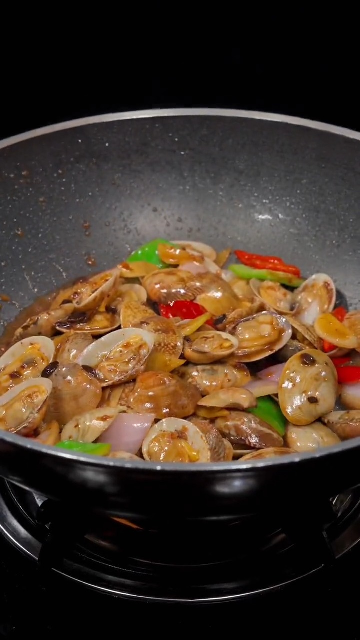 美食#豉汁炒花甲是非常下饭的一道菜味美十足.