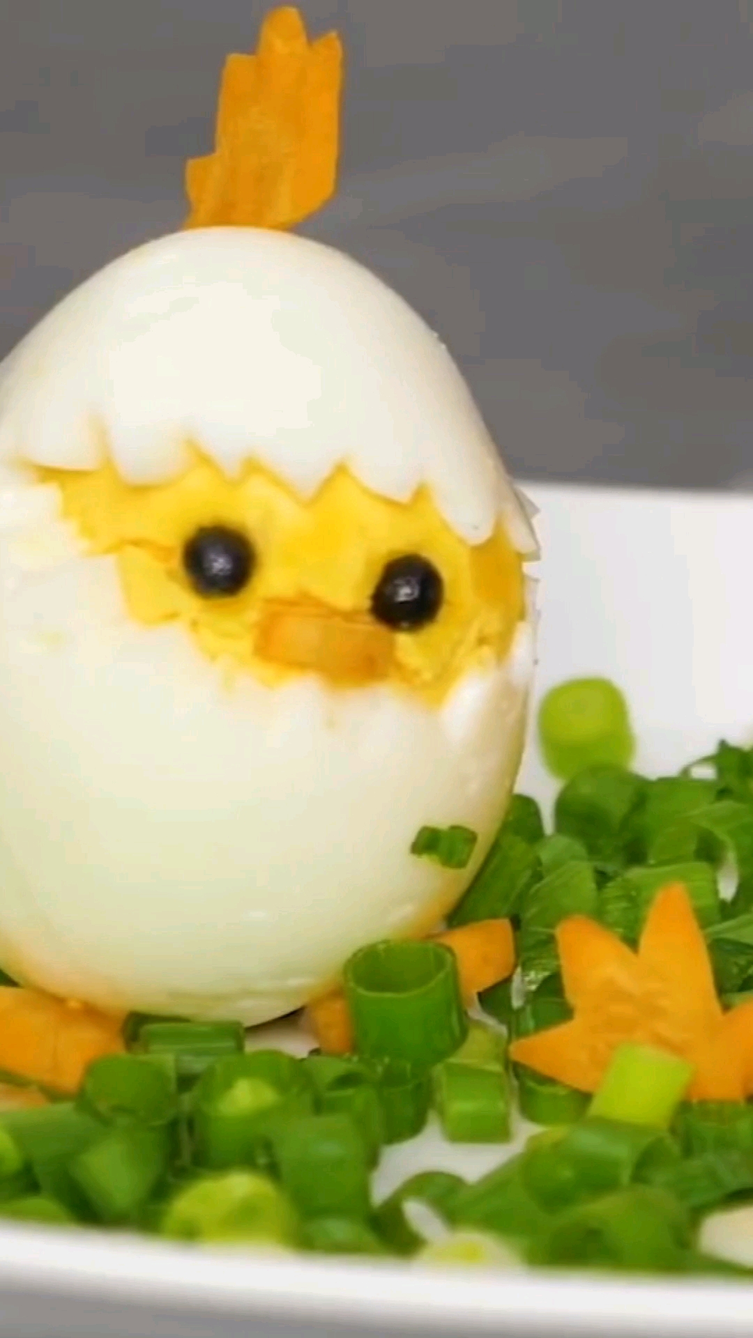 熟鸡蛋巧变可爱的小鸡