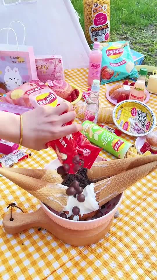 和妹妹野餐吃什么英语(野餐要吃什么用英语回答)