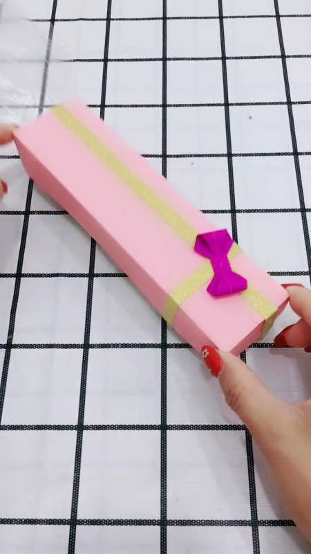 最简单的礼物文具盒,给家里的小朋友做一个吧!-全民小视频