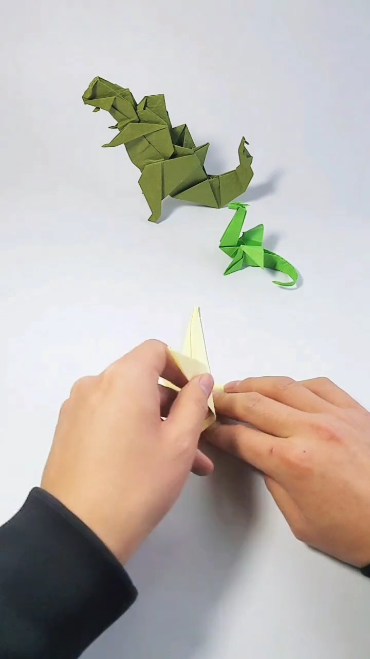 教你折纸恐龙翼龙#教你折纸恐龙翼龙-度小视