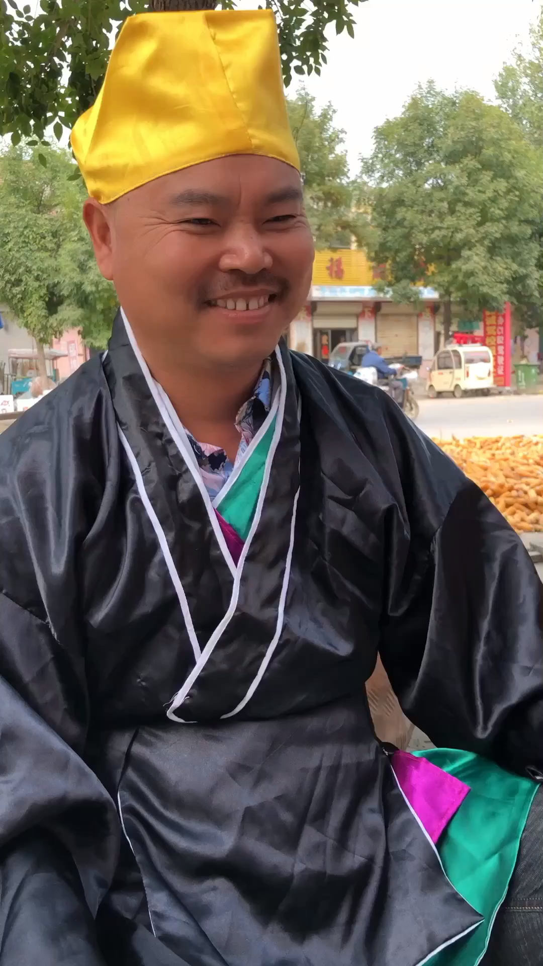这就也是黄袍加身,每天大鱼大肉为伴啊