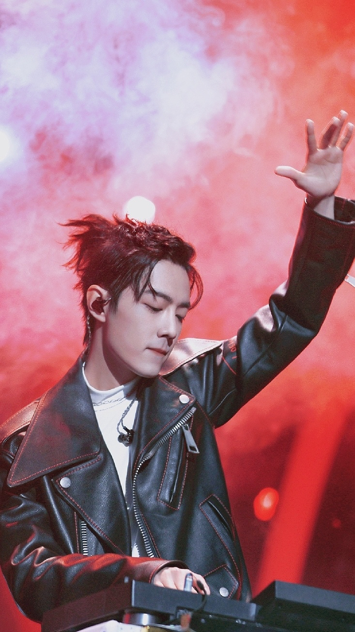 肖战#哥哥打碟的样子太帅了吧!你喜欢吗