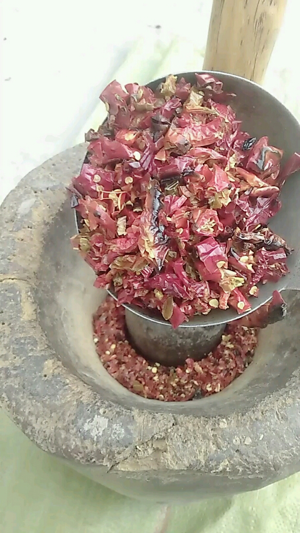 过了腊八就是年#最传统的辣椒面制作过程