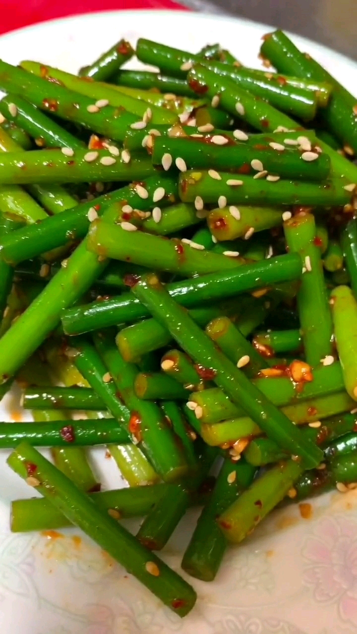 秀出你的拿手菜凉拌蒜苔做法简单又好吃