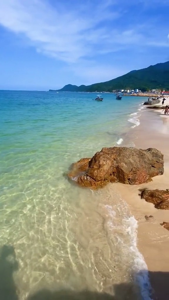 最美的风景#风光旖旎的夏季深圳,杨梅坑的玻璃海美到窒息,放空的惺乔