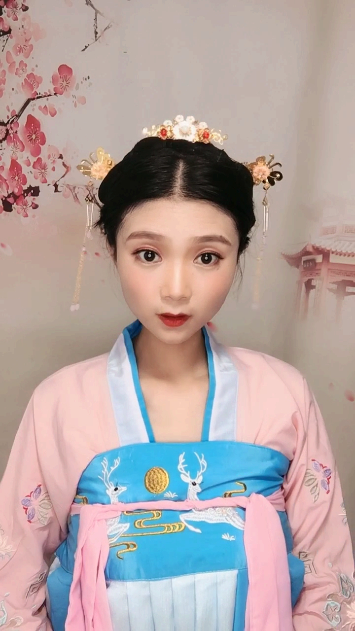 超级简单的一款短发汉服发型