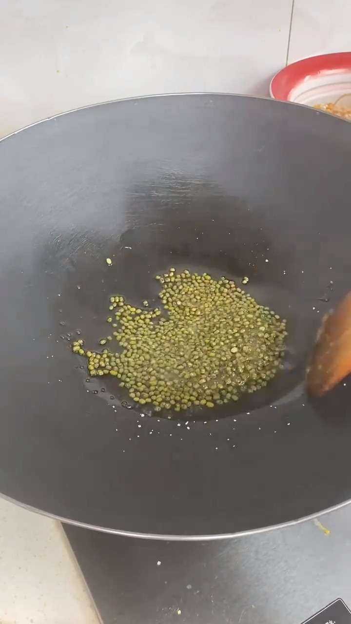 美食记绿豆也能做爆米花