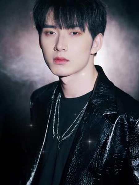 丁公子 彬彬爱吃肉 #出道变装 #男团变装-全民小视频