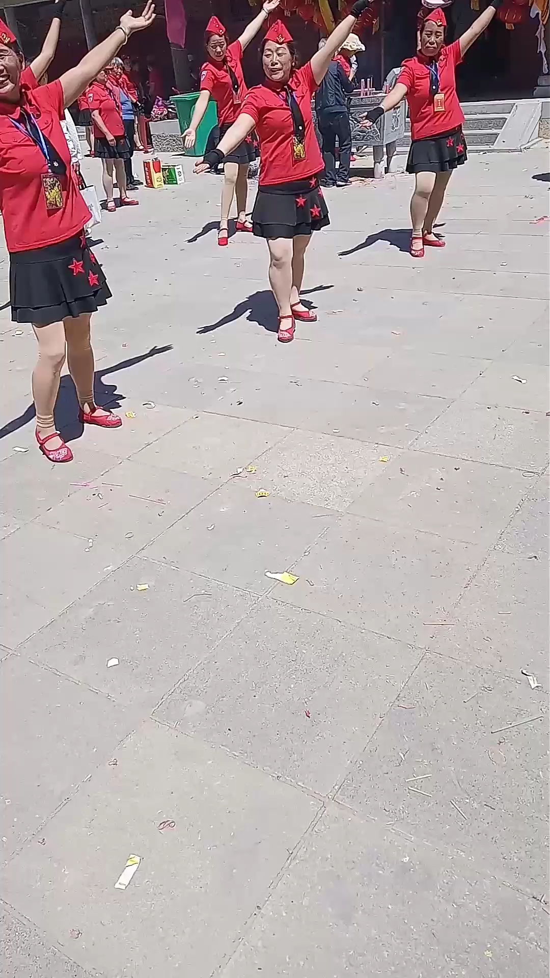 广志山庙会人多真热闹